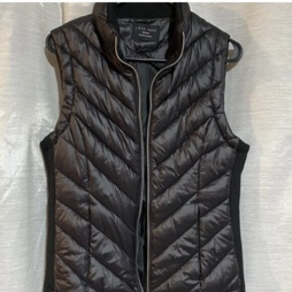 Love Tree-Black Sleeveless Full Zip Diagonal Quilted Vest- Size S - Picture 1 of 3